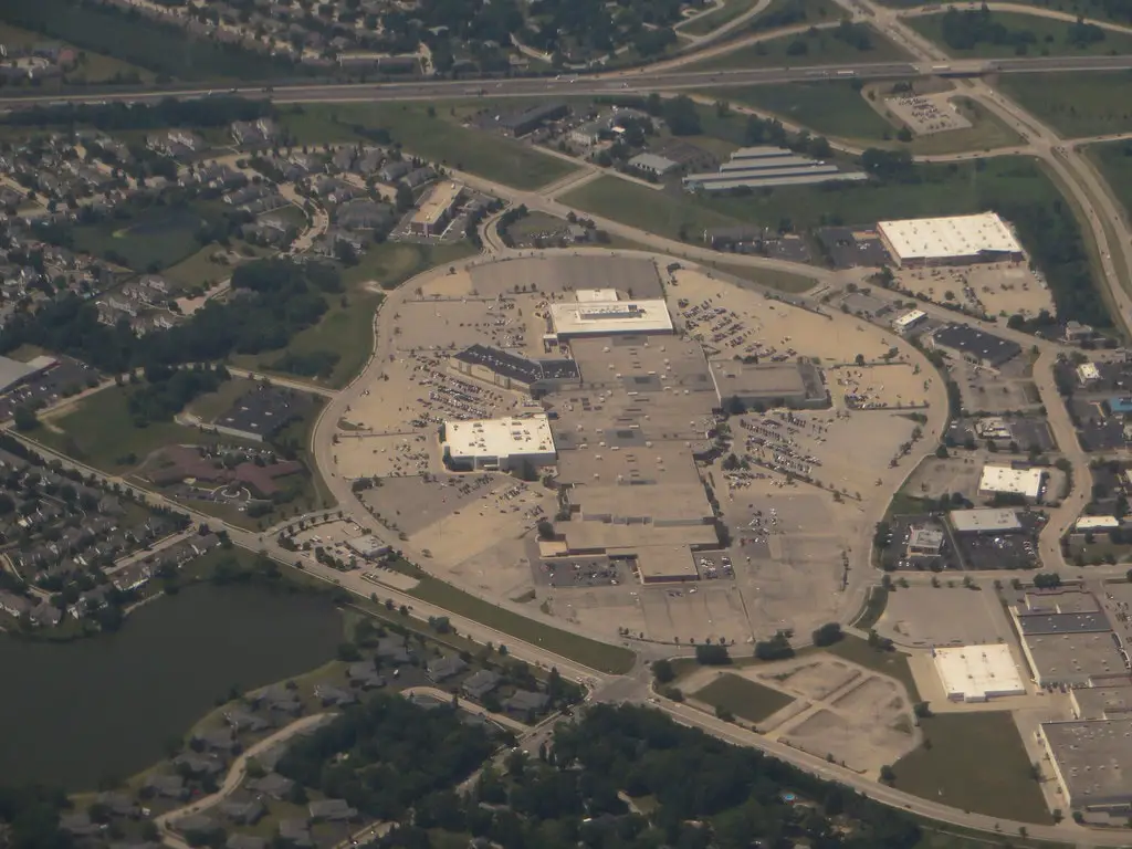 Louis Joliet Mall