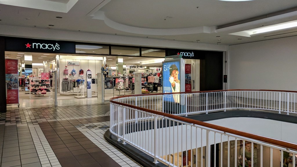 Macy's Meriden Mall