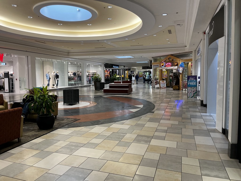 Mall at Fox Run in Newington