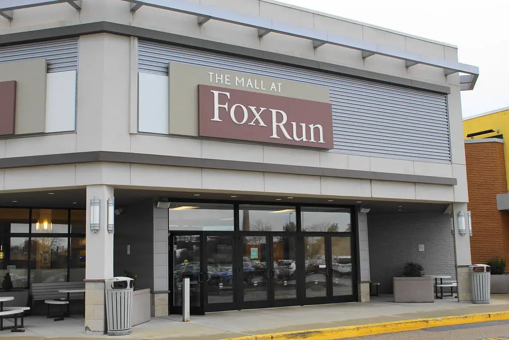 Mall at Fox Run in Newington