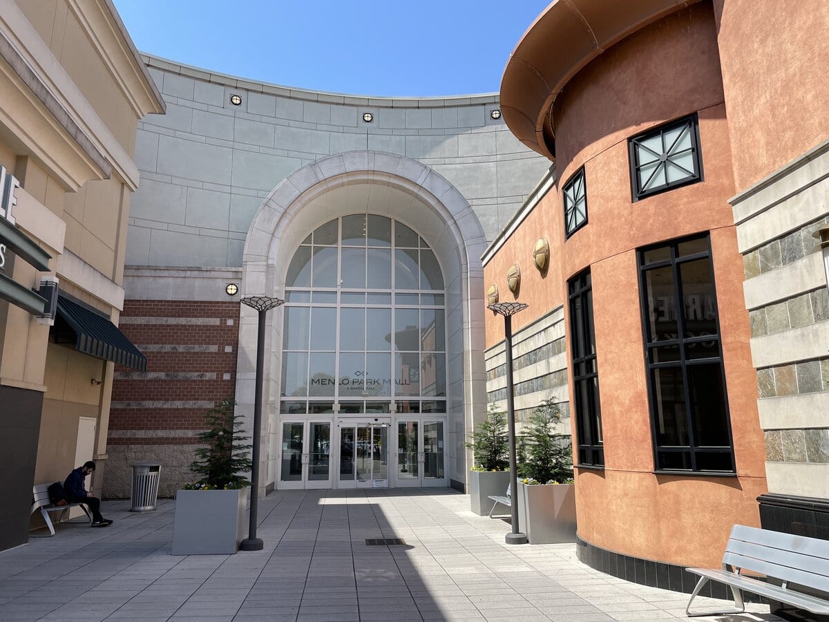 Inside Menlo Park Mall in Edison, NJ: The Retail Survivor That Outlasted the Rest