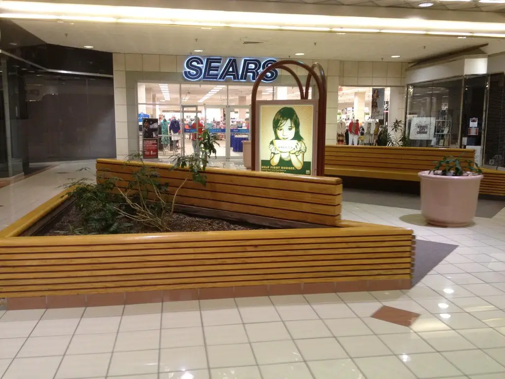 Metcalf South Shopping Center
