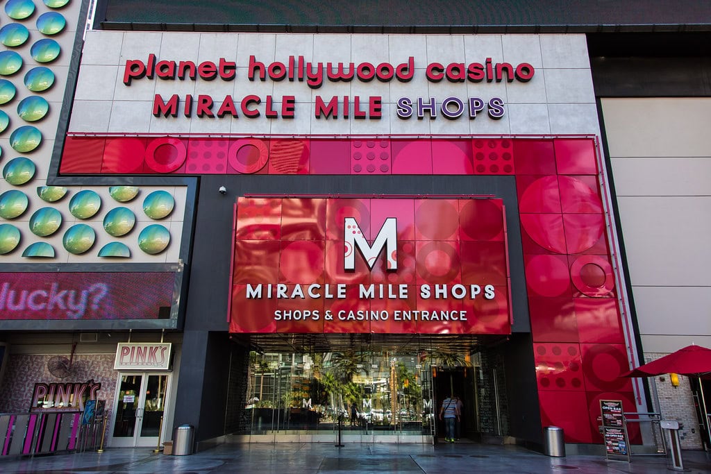 Miracle Mile Shops Mall in Paradise, NV: How 1.2 Miles Keep Earning Millions 8 Miracle Mile Shops