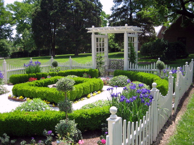 The Gardens at Montpelier Mansion
