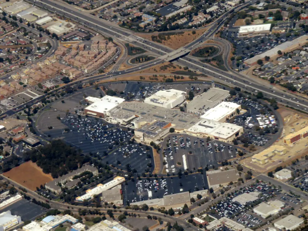 NewPark Mall In Newark, CA: From 1980 To Now - BestAttractions