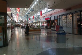 Northfield Square Mall, Bourbonnais, IL: From Busy to Vacant