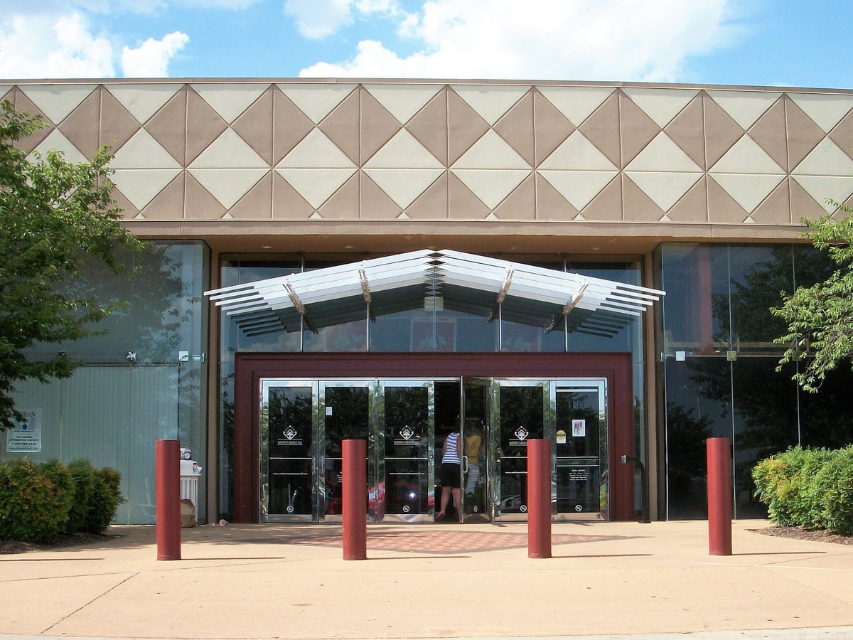 How Northwest Arkansas Mall in Fayetteville, AR, Adapted Over Time