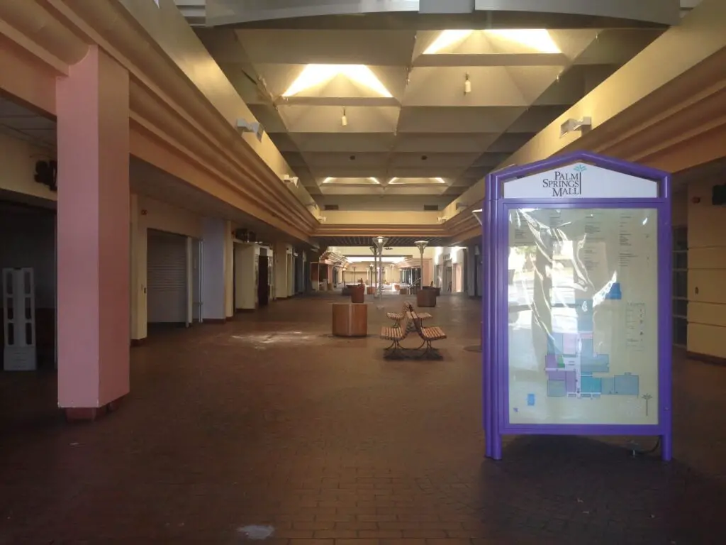 Palm Springs Mall