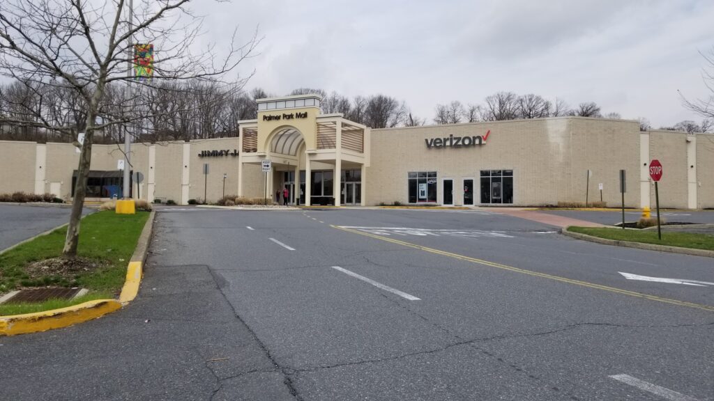 The Truth About Palmer Park Mall, Easton, PA: Five Decades of Change 10 Palmer Park Mall