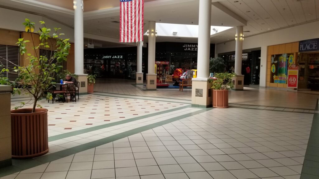 The Truth About Palmer Park Mall, Easton, PA: Five Decades of Change 11 Palmer Park Mall