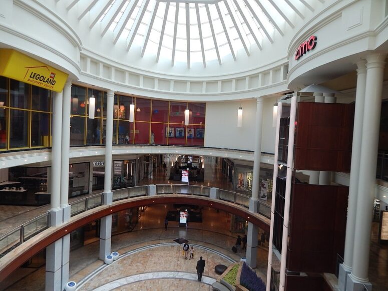 How Phipps Plaza Mall in Buckhead, GA, Outlasted Retail Trends and Closures