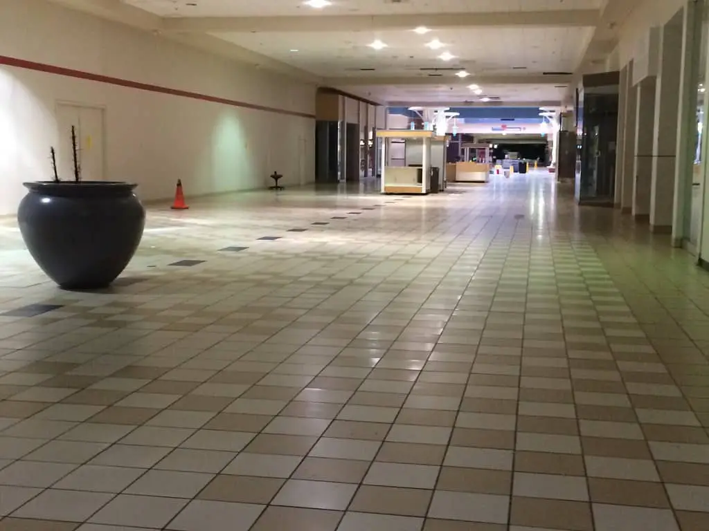 Raleigh Springs Mall Memphis, TN Dec 2015