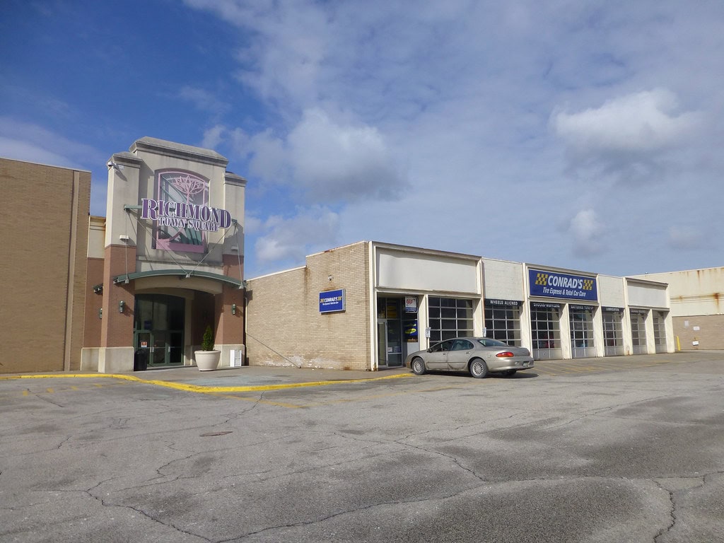 What Happened to Richmond Town Square Mall in Richmond Heights, OH 6 Richmond Town Square