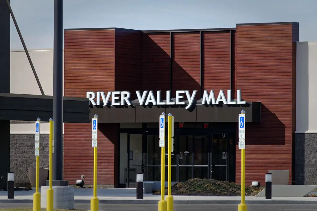 River Valley Mall Entrance