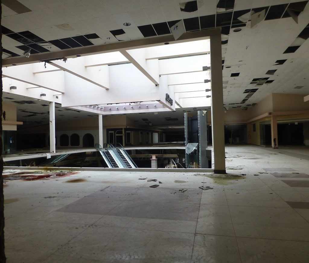 Rolling Acres Mall in Akron, OH, Was Built to Boom, Then Vanished 11 Rolling Acres Mall