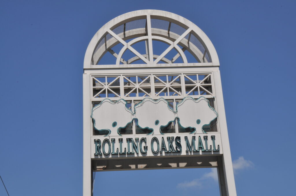 Rolling Oaks Mall in San Antonio