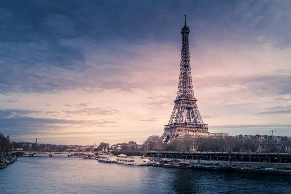 Romantic Places: Eiffel Tower, Paris France