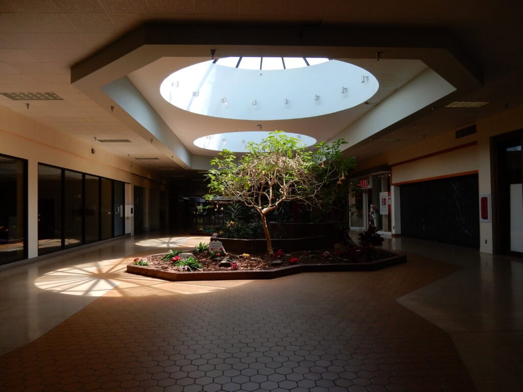 How Schuylkill Mall in Frackville, PA, Went from Bustling to Bulldozed 13 Schuylkill Mall