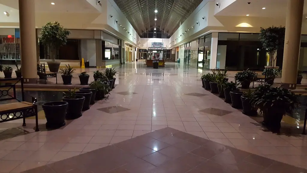 Shoppingtown Mall DeWitt