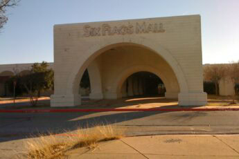 Six Flags Mall