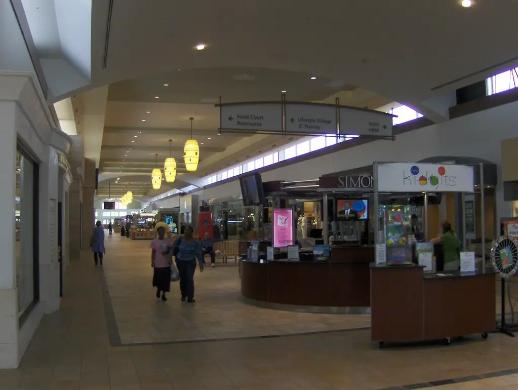 Smith Haven Mall