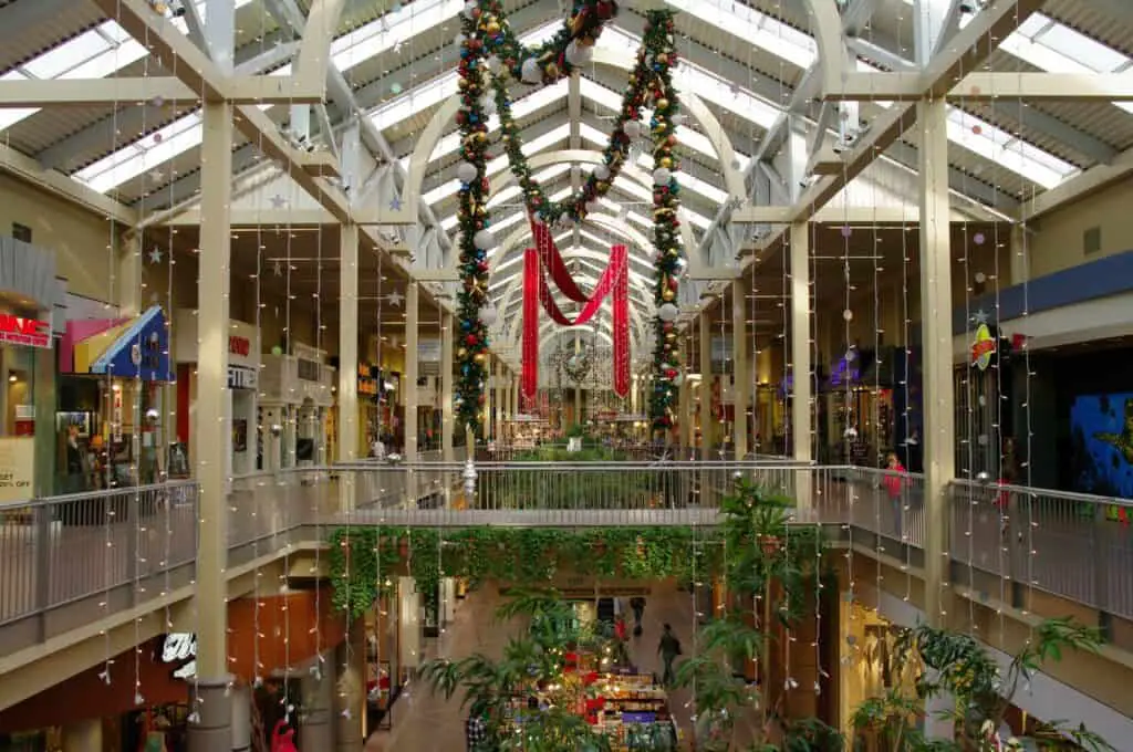 South Towne Center Christmas Decorations