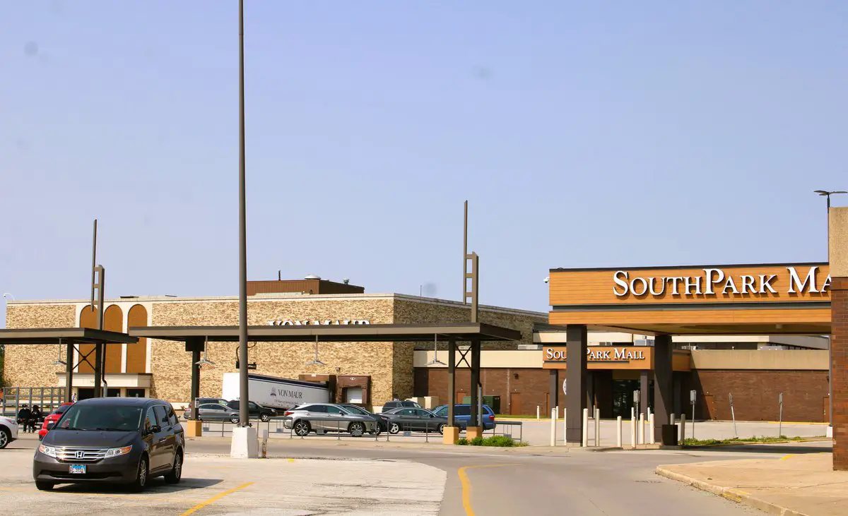 SouthPark Mall, Moline, IL: Past Success, Present Challenges