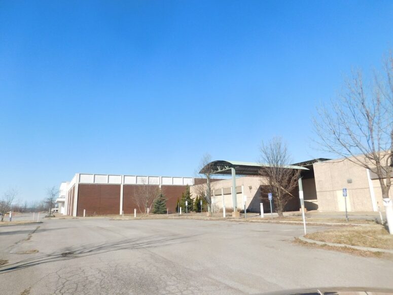 What Happened to Summit Park Mall in Niagara Falls, NY