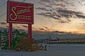 Summit Place Mall in Pontiac, Michigan: Rise and Fall Tale of a Retail Giant