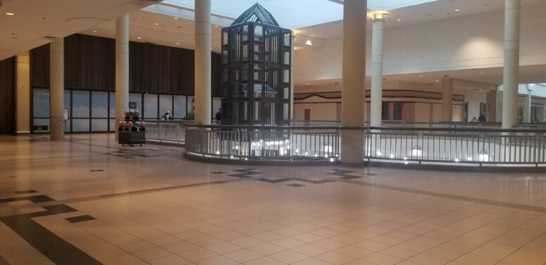 Sunrise Mall in Massapequa, NY, Is Now Almost Completely Vacant