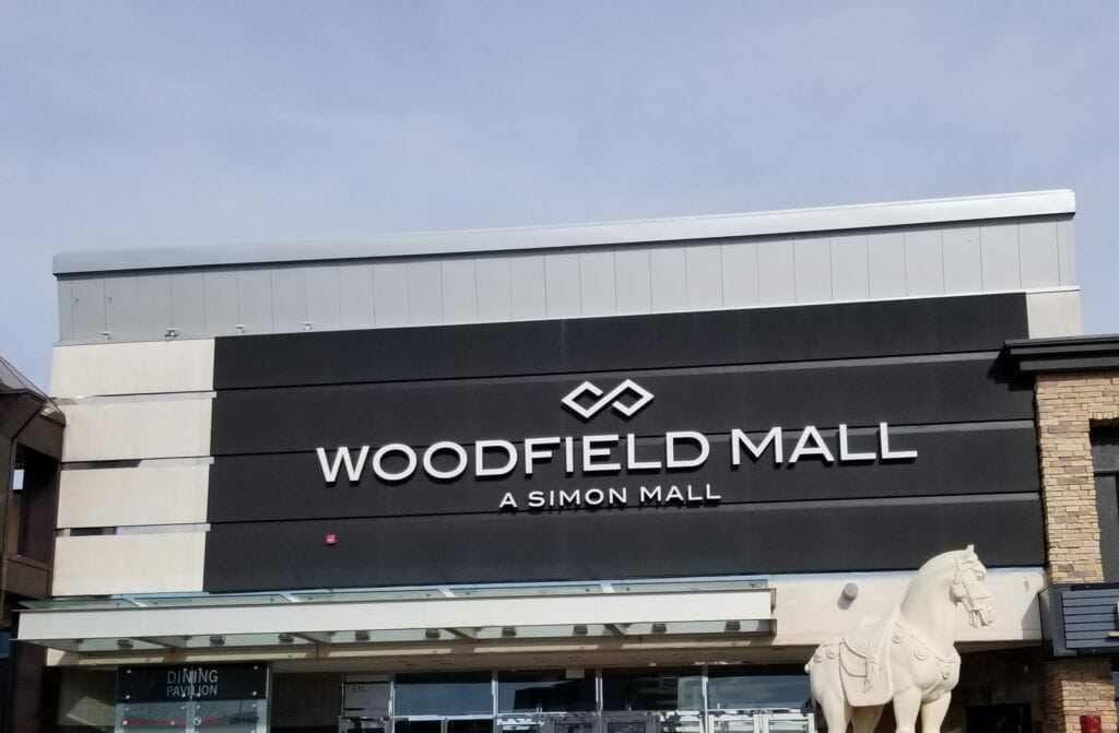 The entrance to Woodfield Mall