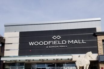 The entrance to Woodfield Mall