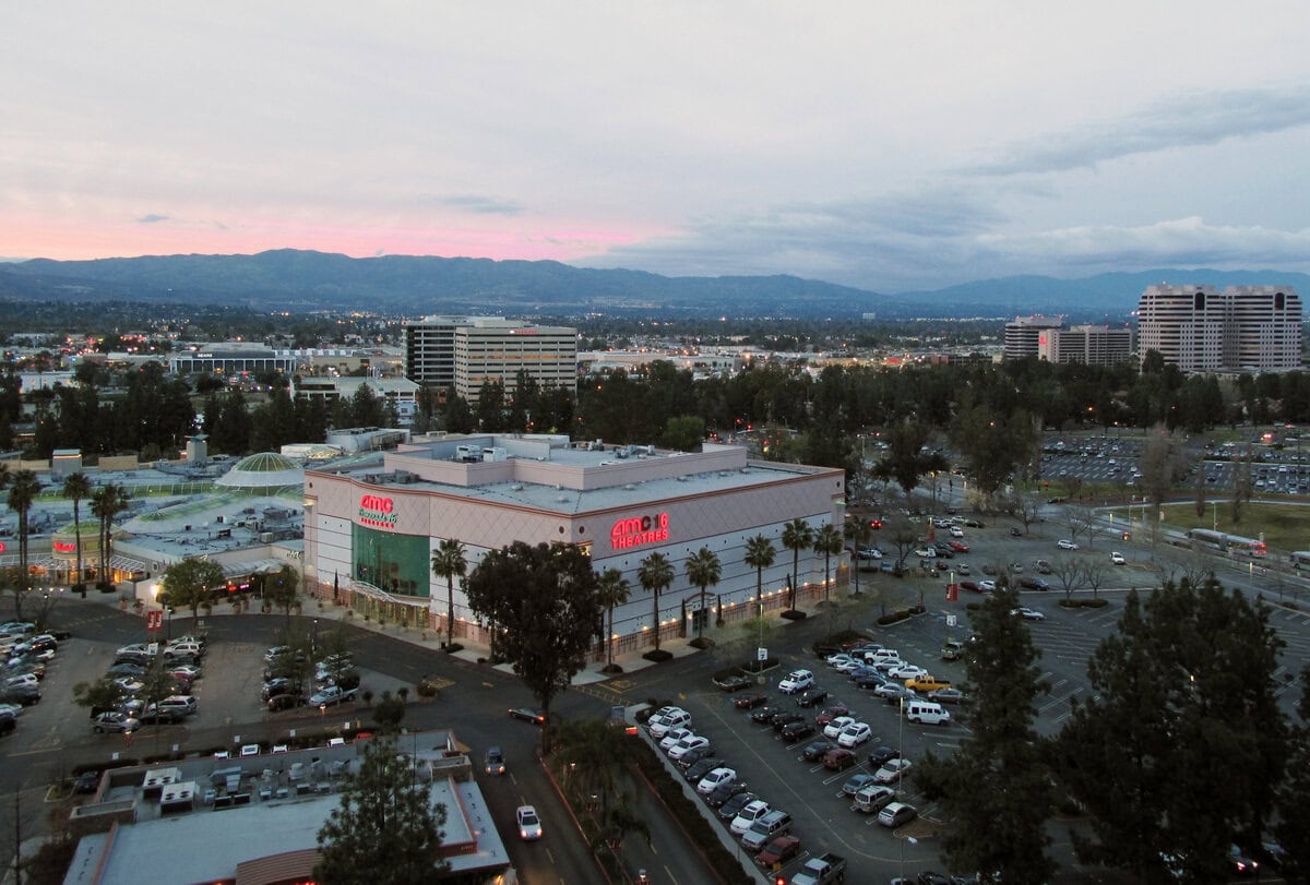 The Rise and Fall of The Promenade Mall in Woodland Hills, CA