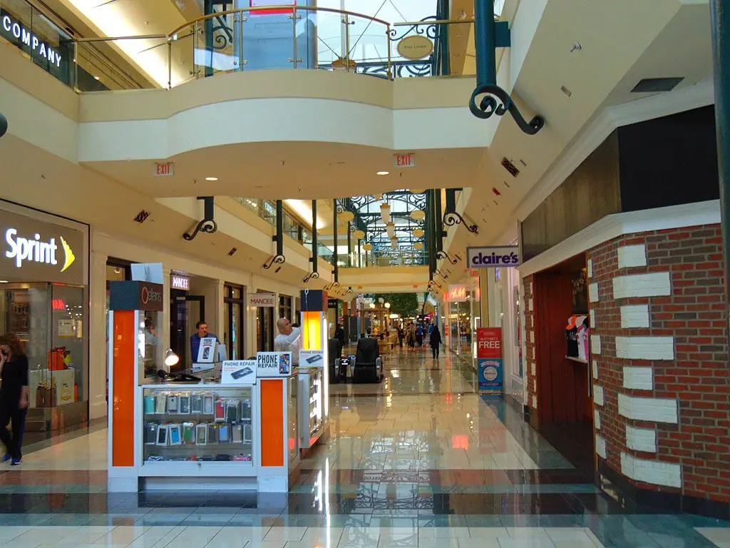 The Shoppes at Buckland Hills