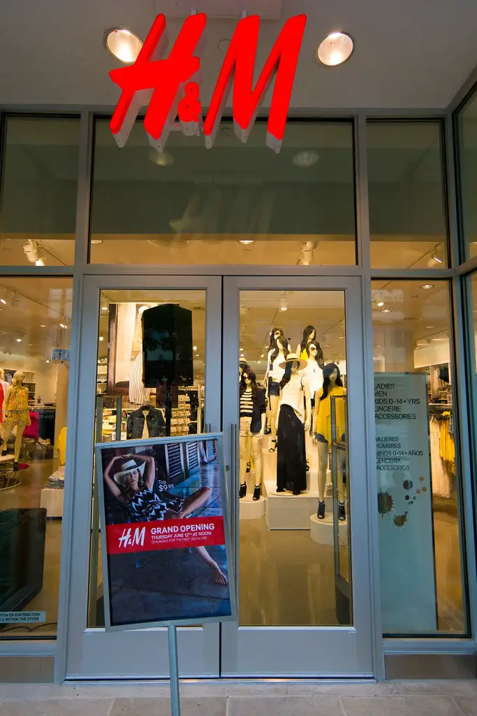 H&M Shops at La Cantera San Antonio Entrance
