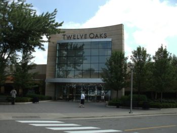 Why Twelve Oaks Mall in Novi, MI, Continues to Captivate