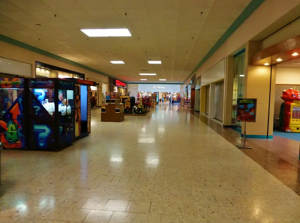 Upper Valley Mall Springfield