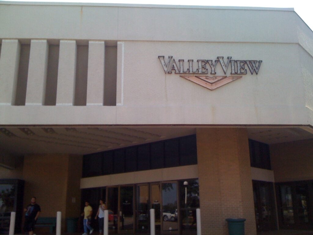 Valley View Center in Dallas, TX: Once a Mega Mall - Now Only Memories Remain 11 Valley View Center Dallas