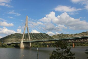 Veterans Memorial Bridge