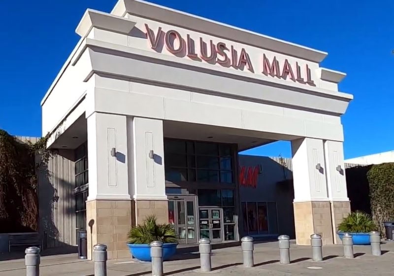 Volusia Mall in Daytona Beach, FL: Lost Department Stores, Waiting on Apartments