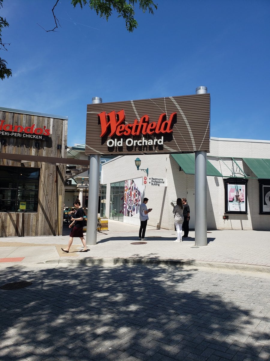 Westfield Old Orchard - Super regional mall in Skokie, Illinois, USA - Malls .Com